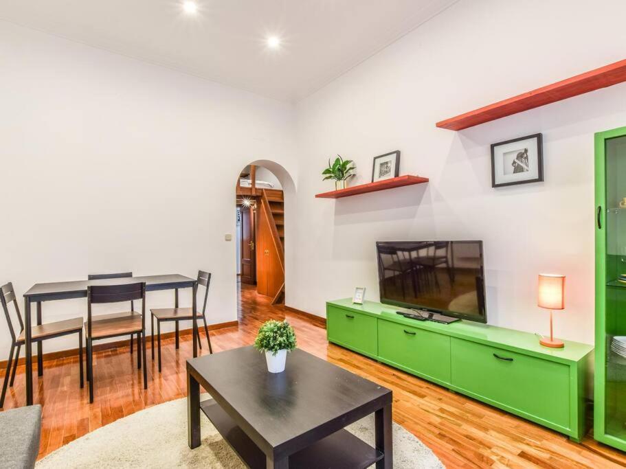 Ferienwohnung Apartamento Puente De Segovia Madrid Exterior foto