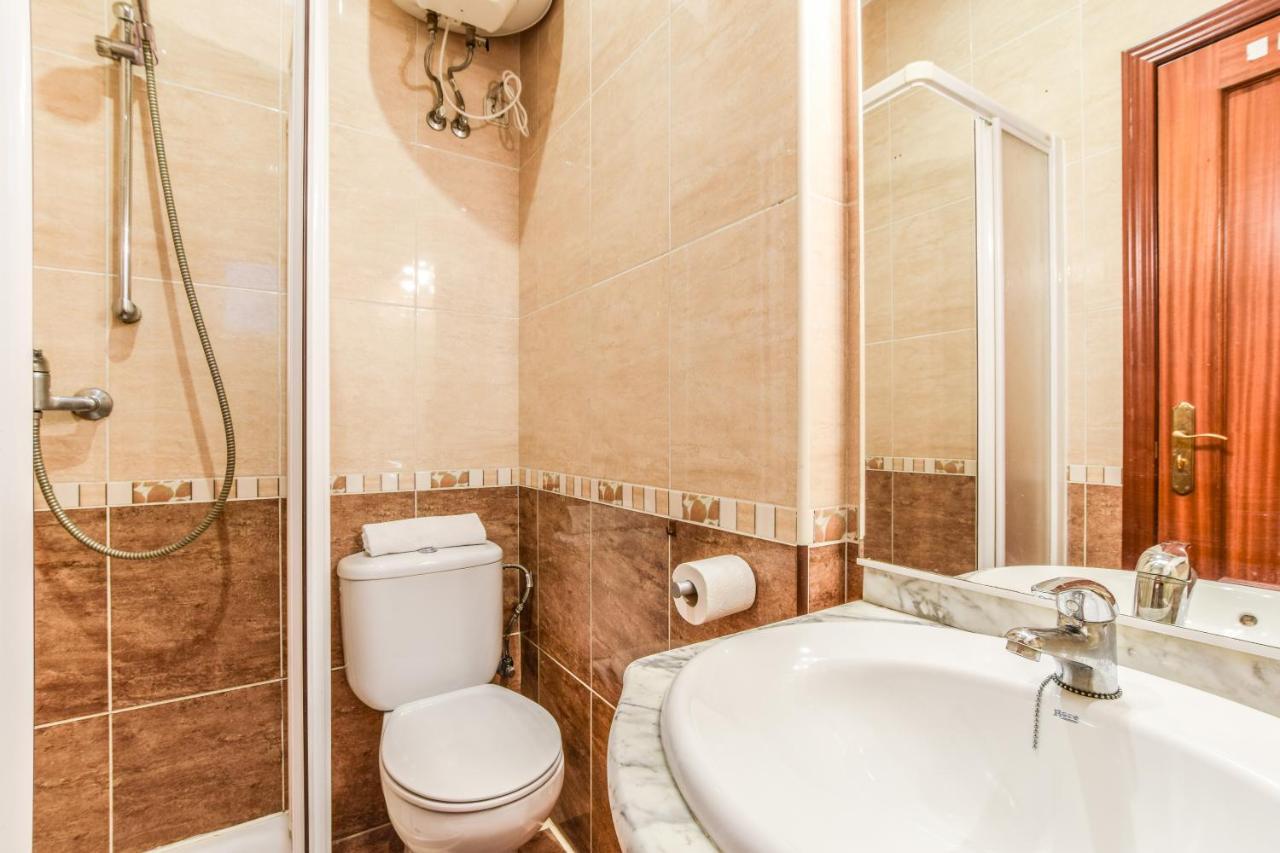 Ferienwohnung Apartamento Puente De Segovia Madrid Exterior foto