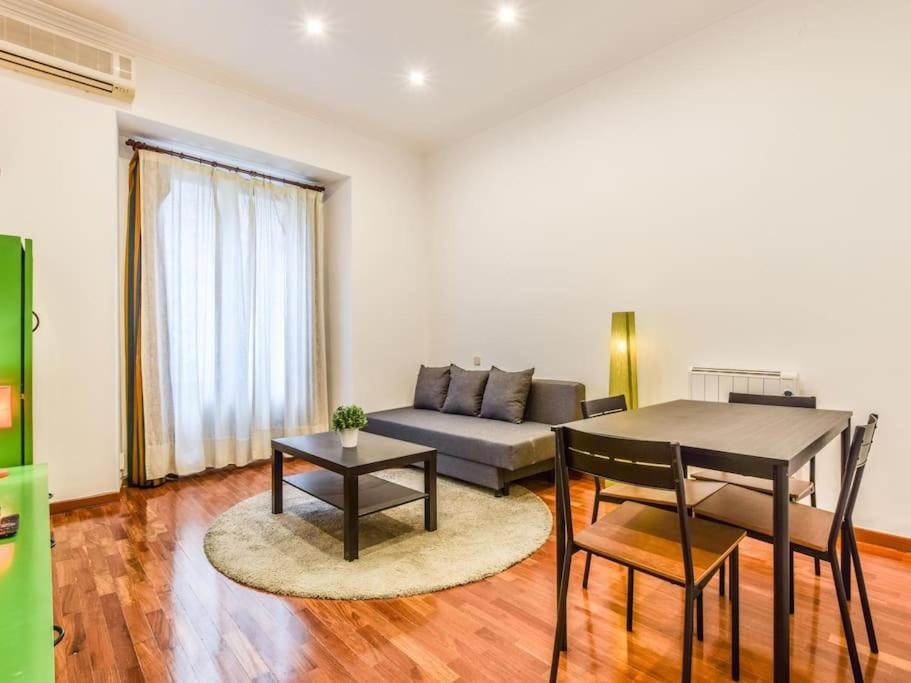 Ferienwohnung Apartamento Puente De Segovia Madrid Exterior foto