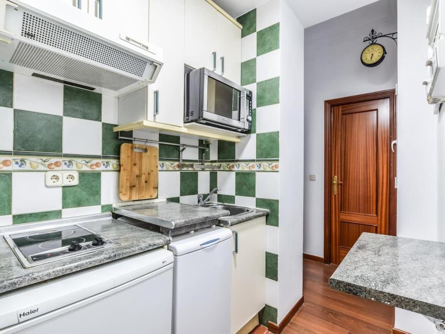Ferienwohnung Apartamento Puente De Segovia Madrid Exterior foto